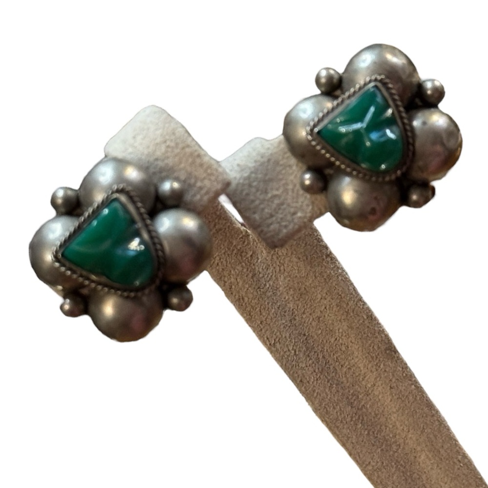 Vintage Green onyx Stone Aztec Mayan Silver Mexico Earrings screw Back